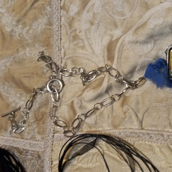 D-32 jewelry lot - Picture 6 of 6